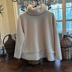 Tuckernuck Rollins teddy pullover NWOT